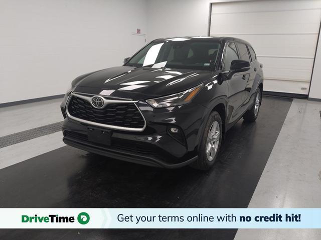 Photo of 2022 Midnight Black Metallic Toyota Highlander