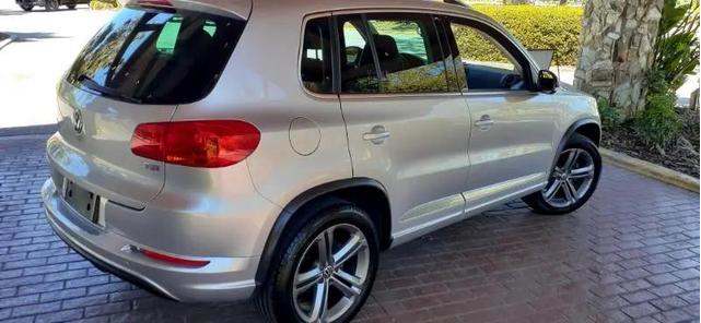 Photo of 2017 Pepper Grey Clearcoat Metallic Volkswagen Tiguan