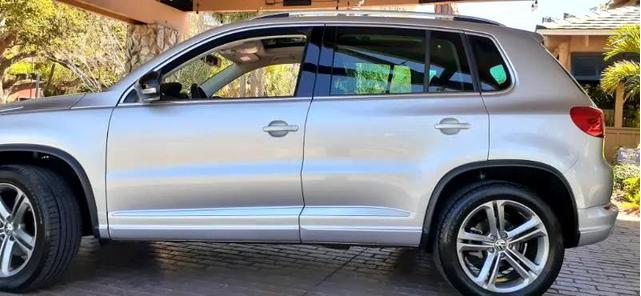 Photo of 2017 Pepper Grey Clearcoat Metallic Volkswagen Tiguan
