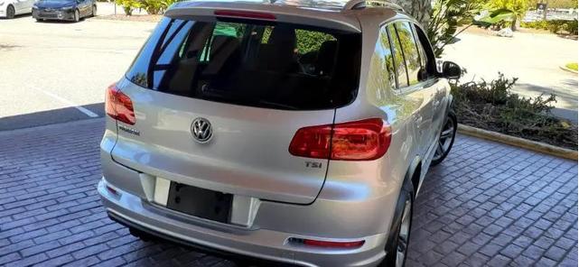 Photo of 2017 Pepper Grey Clearcoat Metallic Volkswagen Tiguan