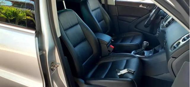 Photo of 2017 Pepper Grey Clearcoat Metallic Volkswagen Tiguan
