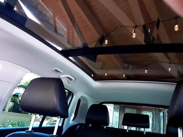 Photo of 2017 Pepper Grey Clearcoat Metallic Volkswagen Tiguan