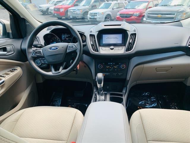 Photo of 2018 White Gold Ford Escape