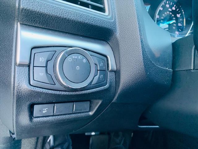 Photo of 2018 White Platinum Clearcoat Metallic Ford Explorer