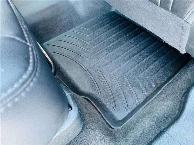 Photo of 2018 White Platinum Clearcoat Metallic Ford Explorer