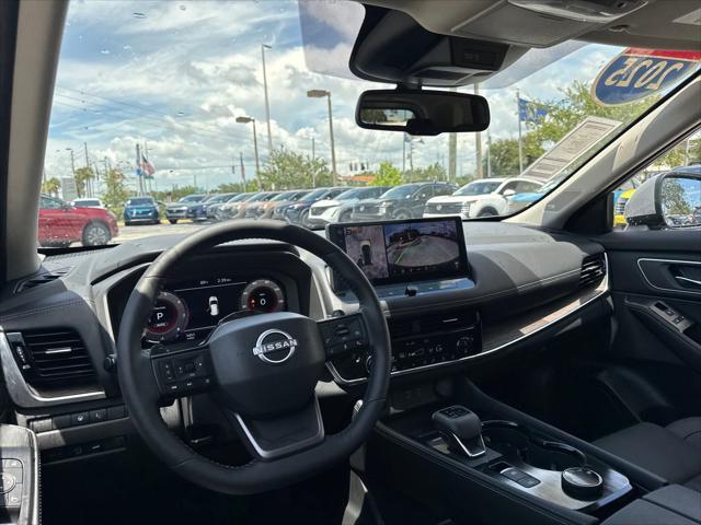 Photo of 2025 Boulder Gray Pearl Nissan Rogue