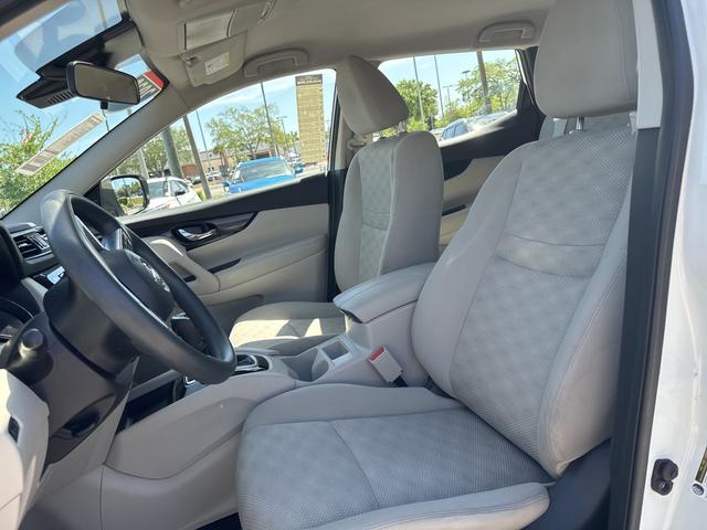 Photo of 2020 Pearl White Tricoat Nissan Rogue Sport