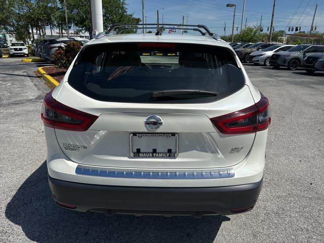 Photo of 2020 Pearl White Tricoat Nissan Rogue Sport