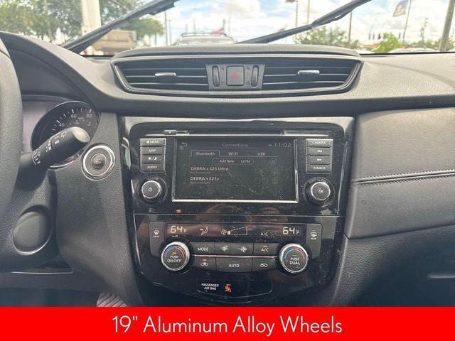 Photo of 2020 Pearl White Tricoat Nissan Rogue