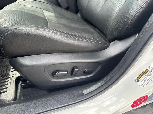 Photo of 2020 Pearl White Tricoat Nissan Rogue