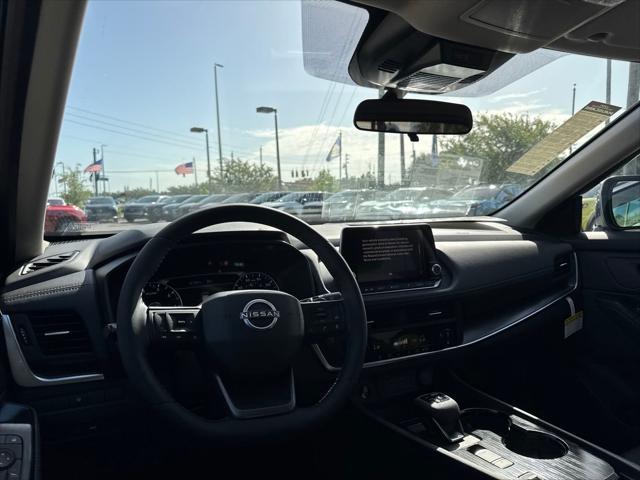 Photo of 2025 Deep Ocean Blue Pearl Nissan Rogue