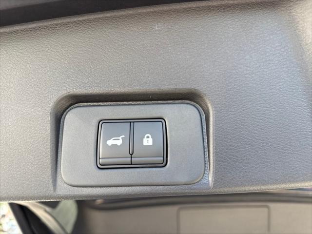 Photo of 2025 Deep Ocean Blue Pearl Nissan Rogue