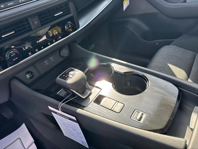 Photo of 2025 Deep Ocean Blue Pearl Nissan Rogue