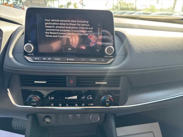 Photo of 2025 Deep Ocean Blue Pearl Nissan Rogue