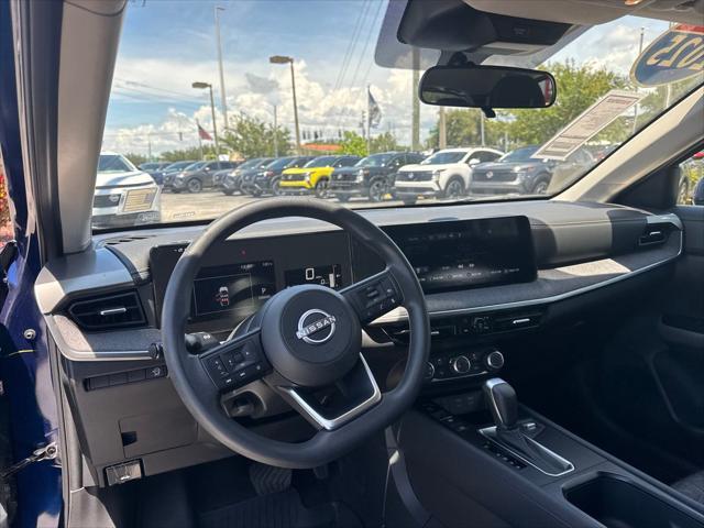 Photo of 2025 Deep Blue Pearl Nissan Kicks