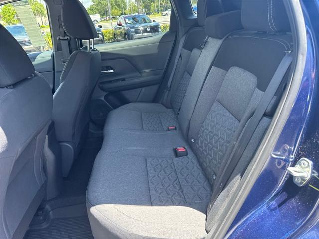 Photo of 2025 Deep Blue Pearl Nissan Kicks