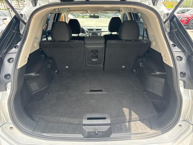 Photo of 2018 Brilliant Silver Nissan Rogue