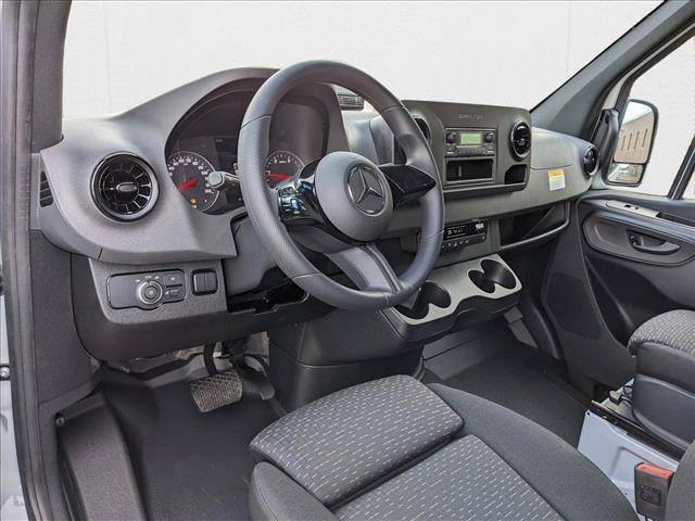 Photo of 2025 Arctic White Mercedes-Benz Sprinter 2500