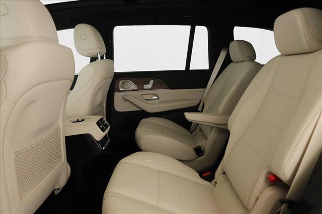 Photo of 2025 Polar White Mercedes-Benz GLS 450