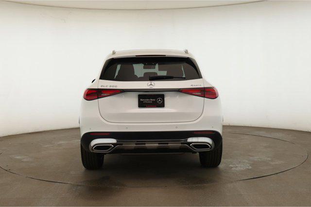 Photo of 2025 Polar White Mercedes-Benz GLC 300