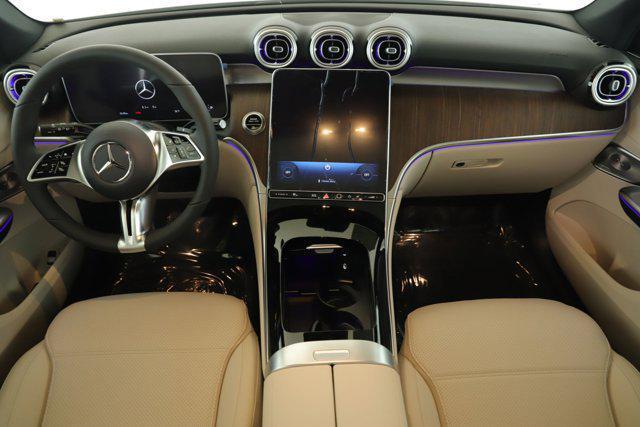 Photo of 2025 Polar White Mercedes-Benz GLC 300