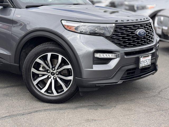 Photo of 2022 CARBONIZED GRAY METALLIC Ford Explorer