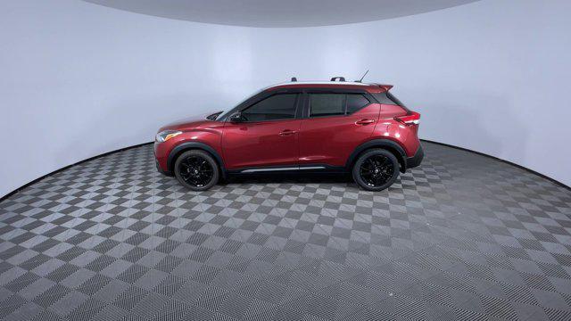 Photo of 2020 Cayenne Red Metallic Nissan Kicks