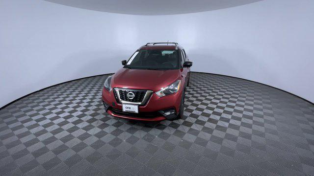 Photo of 2020 Cayenne Red Metallic Nissan Kicks