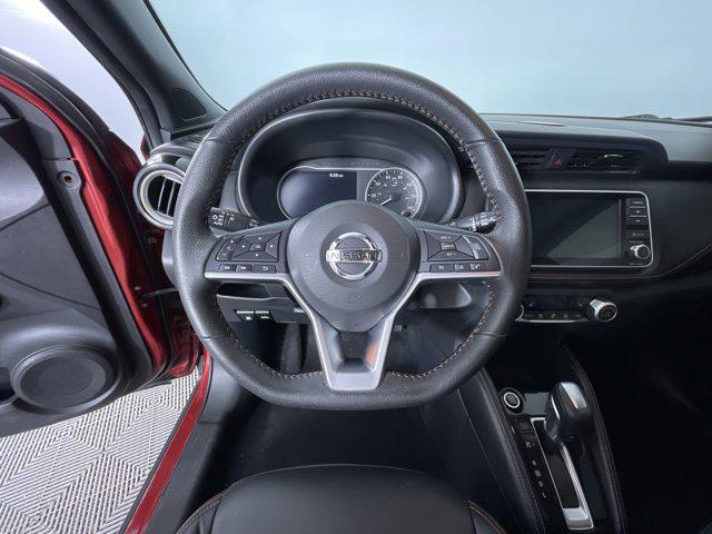 Photo of 2020 Cayenne Red Metallic Nissan Kicks