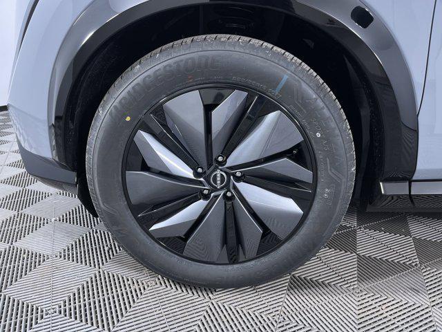 Photo of 2025 Boulder Gray Pearl/Black Diamond Pearl Nissan ARIYA