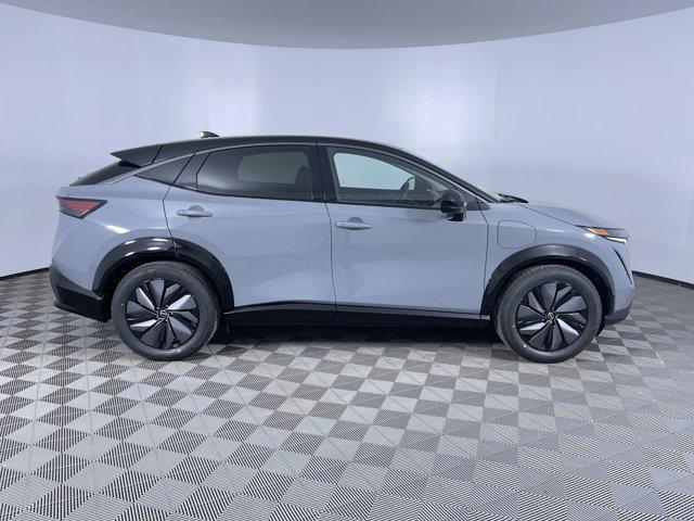 Photo of 2025 Boulder Gray Pearl/Black Diamond Pearl Nissan ARIYA