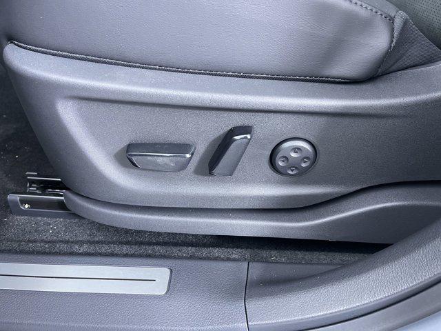 Photo of 2025 Boulder Gray Pearl/Black Diamond Pearl Nissan ARIYA
