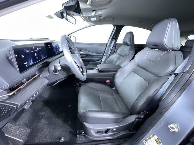 Photo of 2025 Boulder Gray Pearl/Black Diamond Pearl Nissan ARIYA