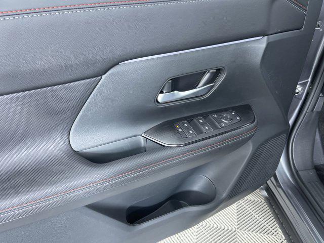 Photo of 2026 Gun Metallic Nissan Kicks