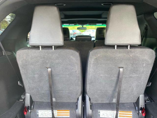 Photo of 2013 White Platinum Metallic Tri-Coat Ford Explorer