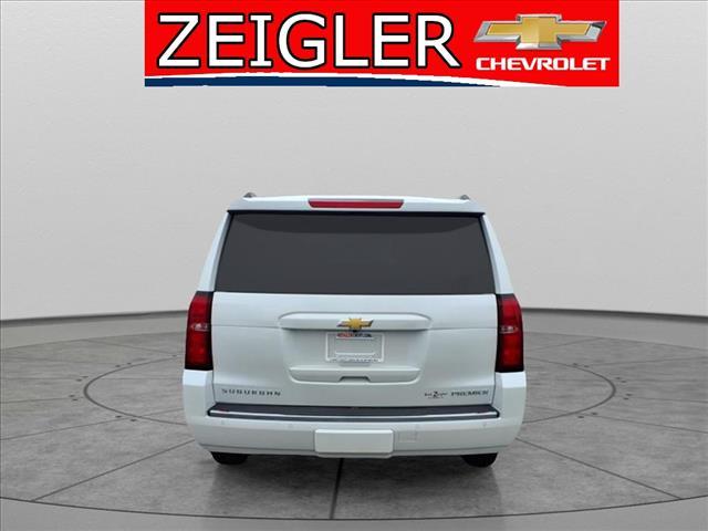 Photo of 2020 Iridescent Pearl Tricoat Chevrolet Suburban