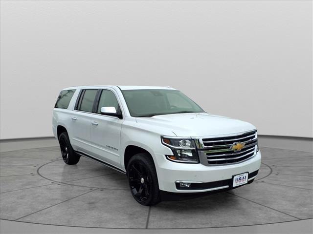 Photo of 2020 Iridescent Pearl Tricoat Chevrolet Suburban