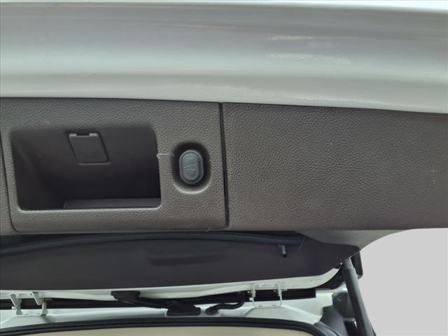 Photo of 2020 Iridescent Pearl Tricoat Chevrolet Suburban