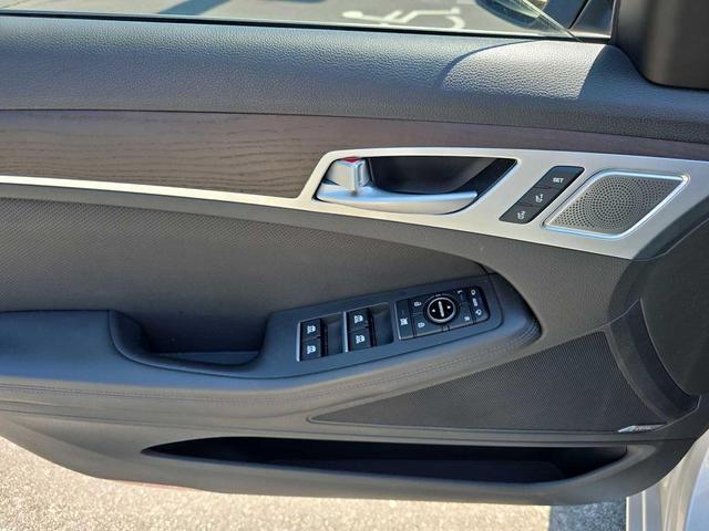 Photo of 2018 Santiago Silver Genesis G80