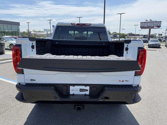 Photo of 2025 Summit White GMC Sierra 1500