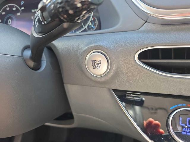 Photo of 2022 Phantom Black Hyundai SONATA
