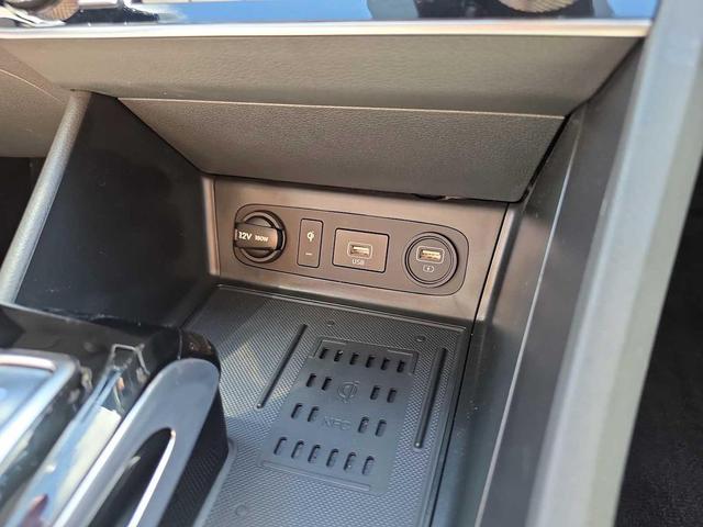 Photo of 2022 Phantom Black Hyundai SONATA