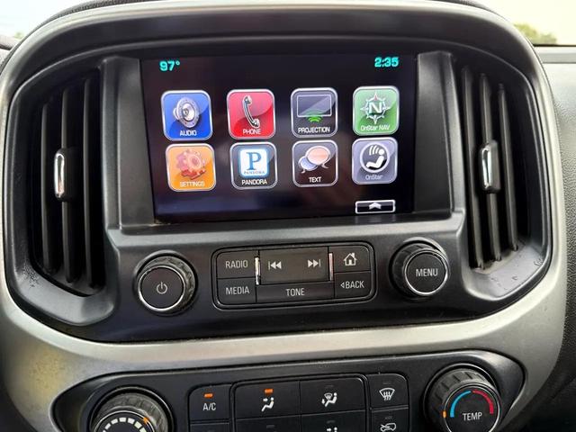 Photo of 2016 Summit White Chevrolet Colorado
