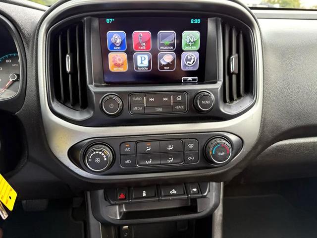 Photo of 2016 Summit White Chevrolet Colorado