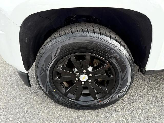Photo of 2016 Summit White Chevrolet Colorado