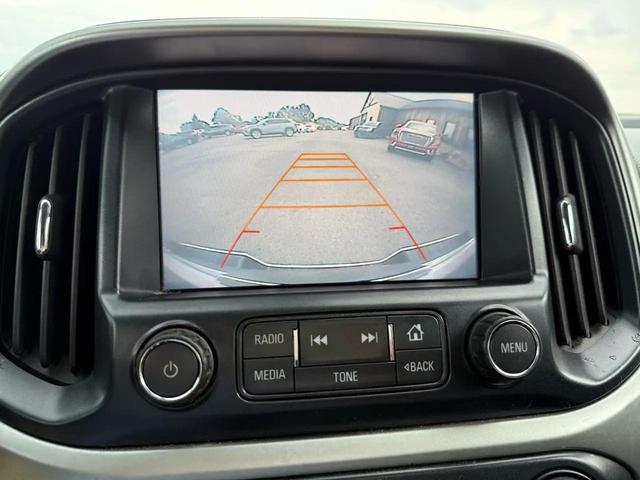 Photo of 2016 Summit White Chevrolet Colorado
