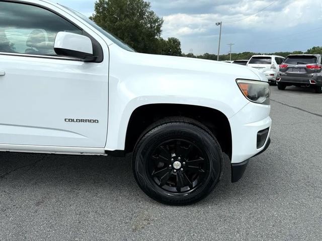 Photo of 2016 Summit White Chevrolet Colorado