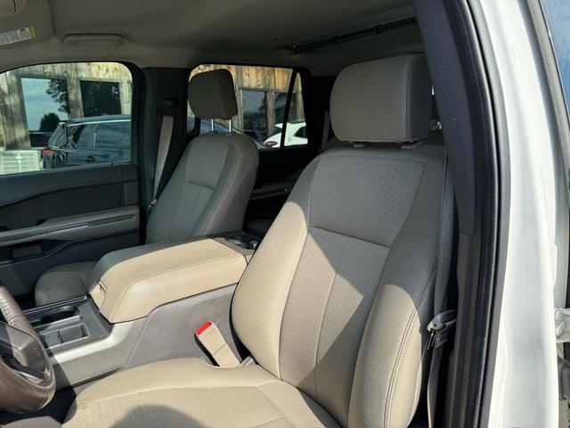 Photo of 2020 Star White Metallic Tri-Coat Ford Expedition Max