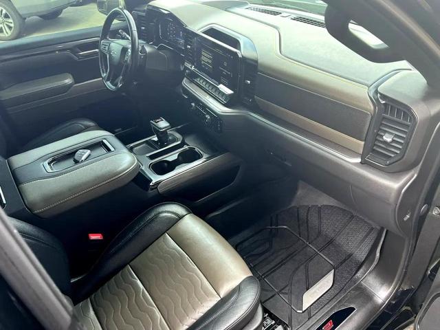 Photo of 2022 Black Chevrolet Silverado 1500