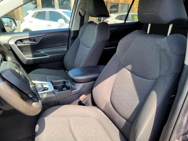 Photo of 2021 Gray Toyota RAV4